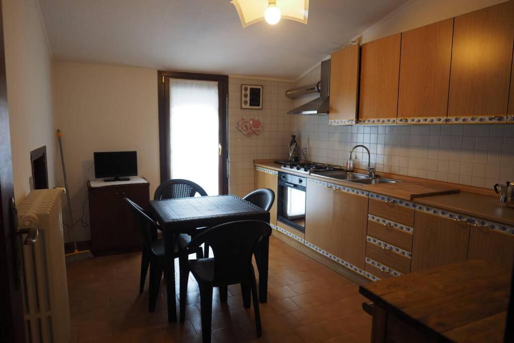 モルベーニョLa Casa Degli Ospitiアパートメント エクステリア 写真